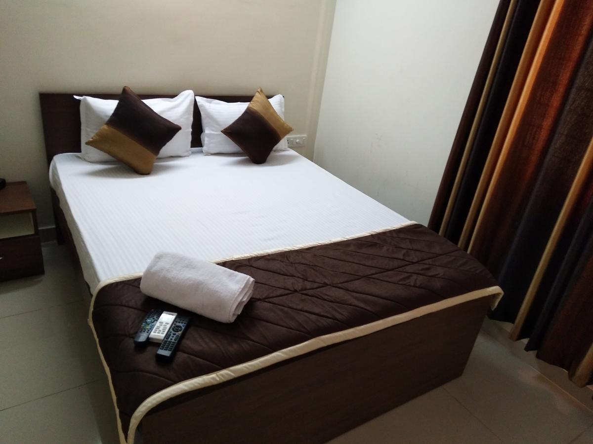 Fresh Living Prime Hitech Hotel Hyderabad Exterior foto