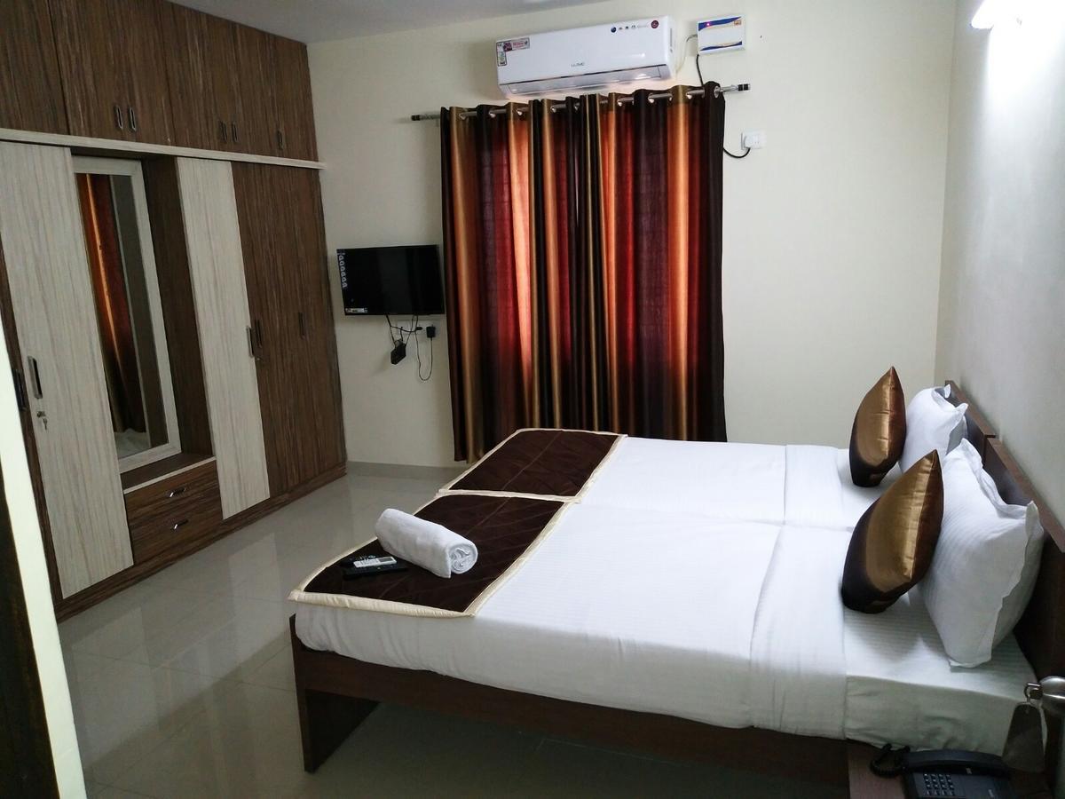 Fresh Living Prime Hitech Hotel Hyderabad Exterior foto