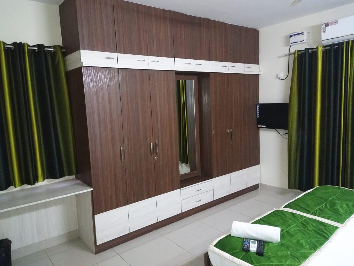 Fresh Living Prime Hitech Hotel Hyderabad Exterior foto