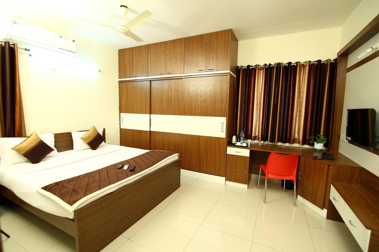 Fresh Living Prime Hitech Hotel Hyderabad Exterior foto