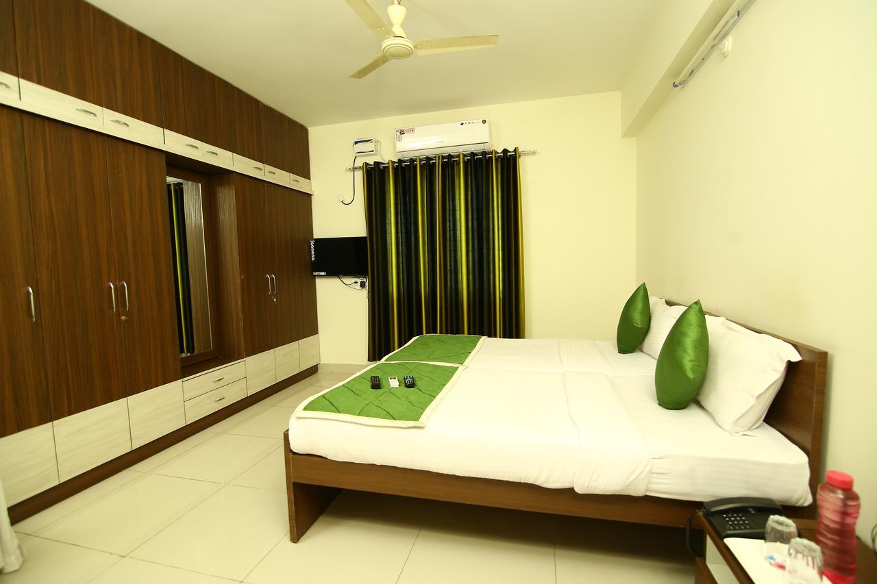 Fresh Living Prime Hitech Hotel Hyderabad Exterior foto