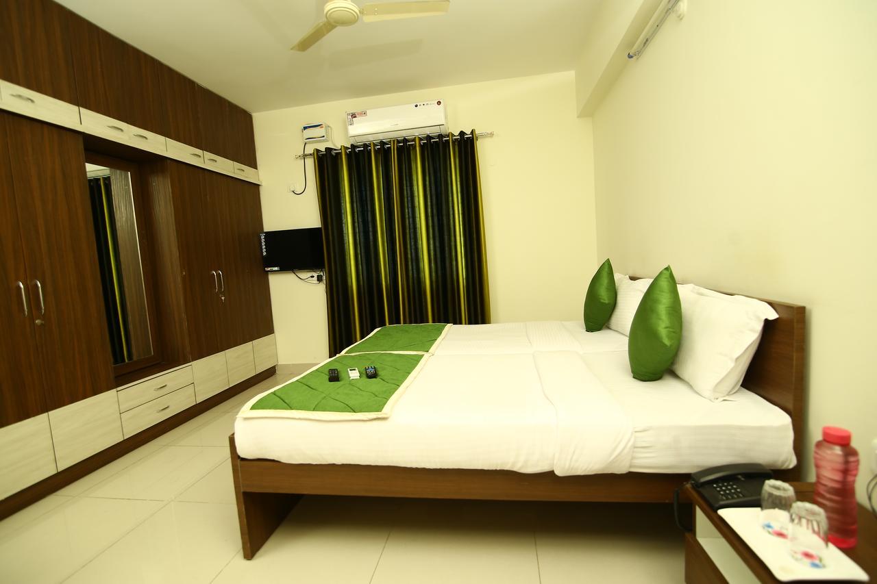 Fresh Living Prime Hitech Hotel Hyderabad Exterior foto