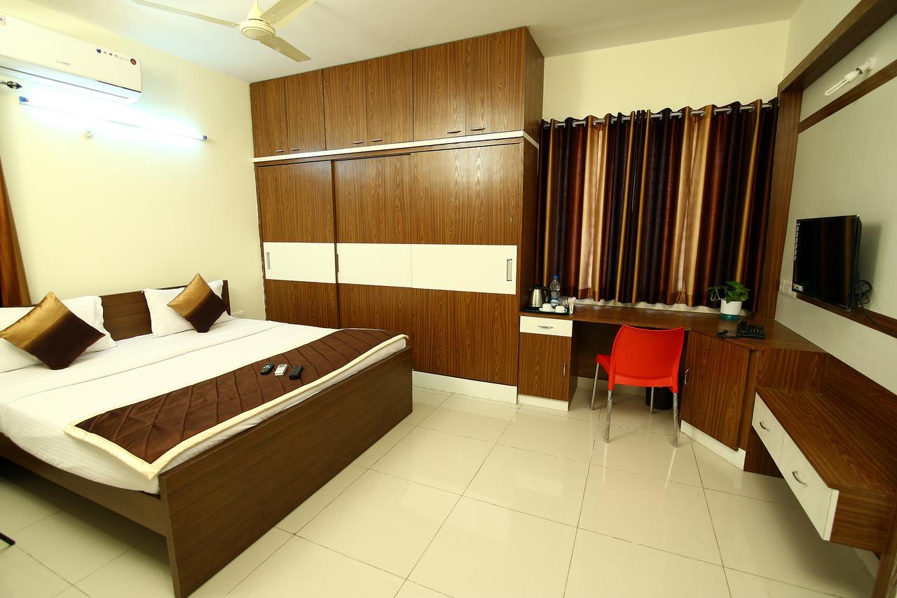 Fresh Living Prime Hitech Hotel Hyderabad Exterior foto