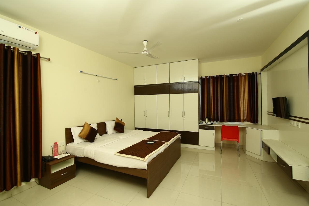 Fresh Living Prime Hitech Hotel Hyderabad Exterior foto