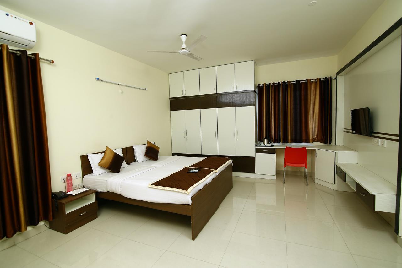 Fresh Living Prime Hitech Hotel Hyderabad Exterior foto