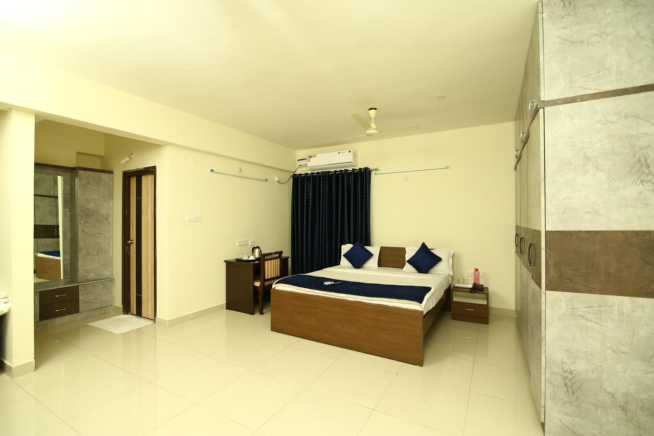 Fresh Living Prime Hitech Hotel Hyderabad Exterior foto