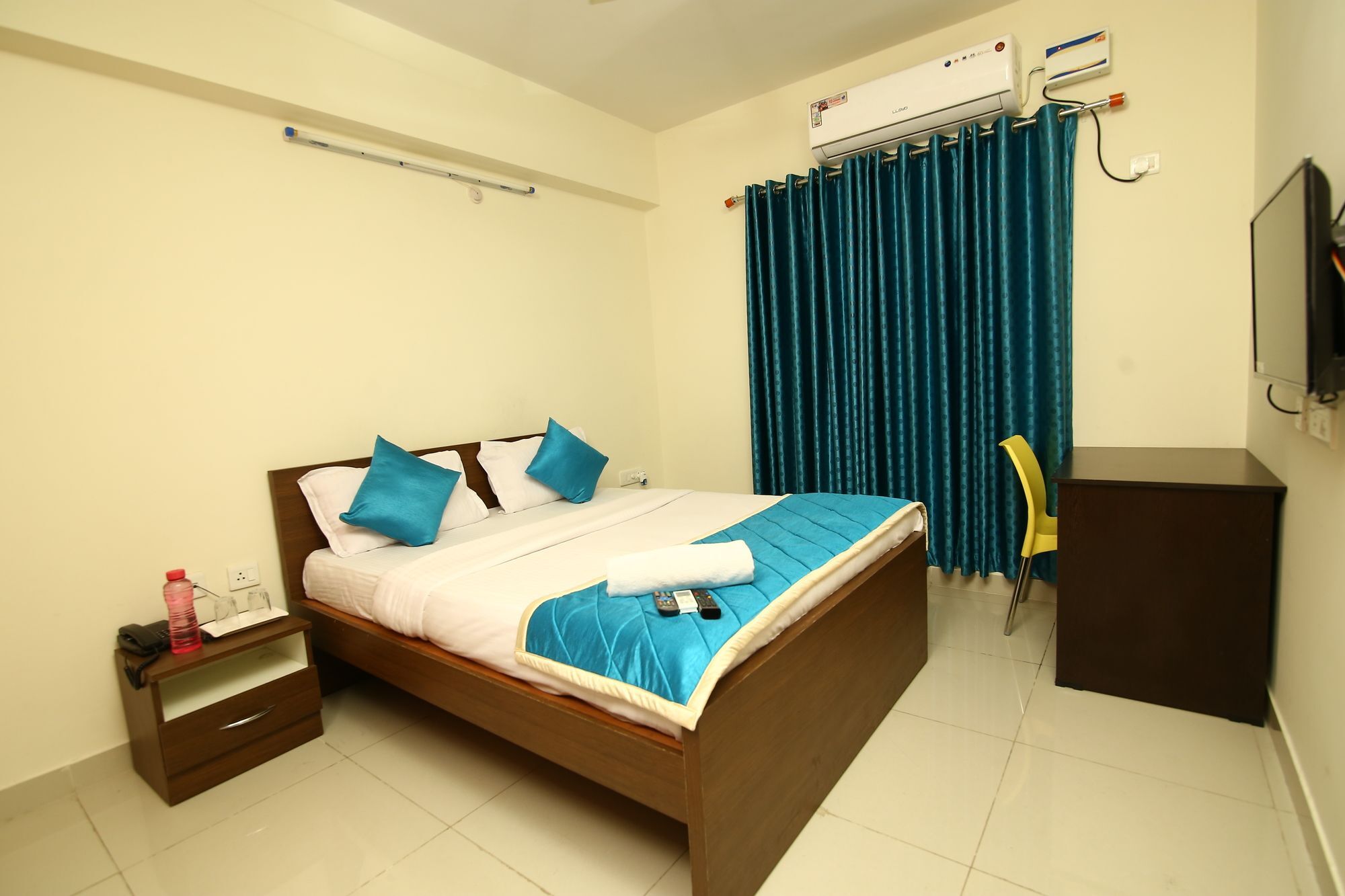 Fresh Living Prime Hitech Hotel Hyderabad Exterior foto