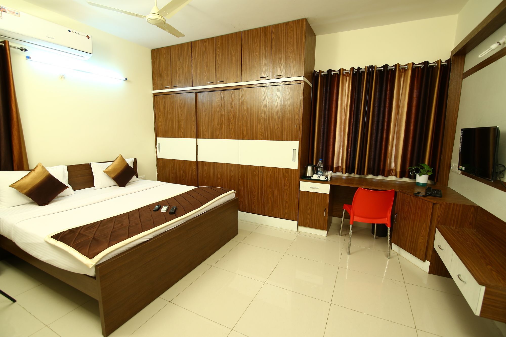 Fresh Living Prime Hitech Hotel Hyderabad Exterior foto